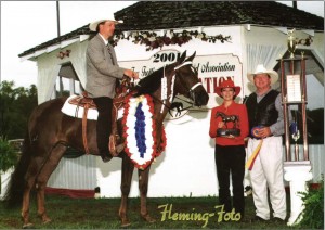 Patriot's Traveling Spitfire, 2001 World Grand Champion.  Owned by Ben and Nancy Israel.  Shown by David Ogle